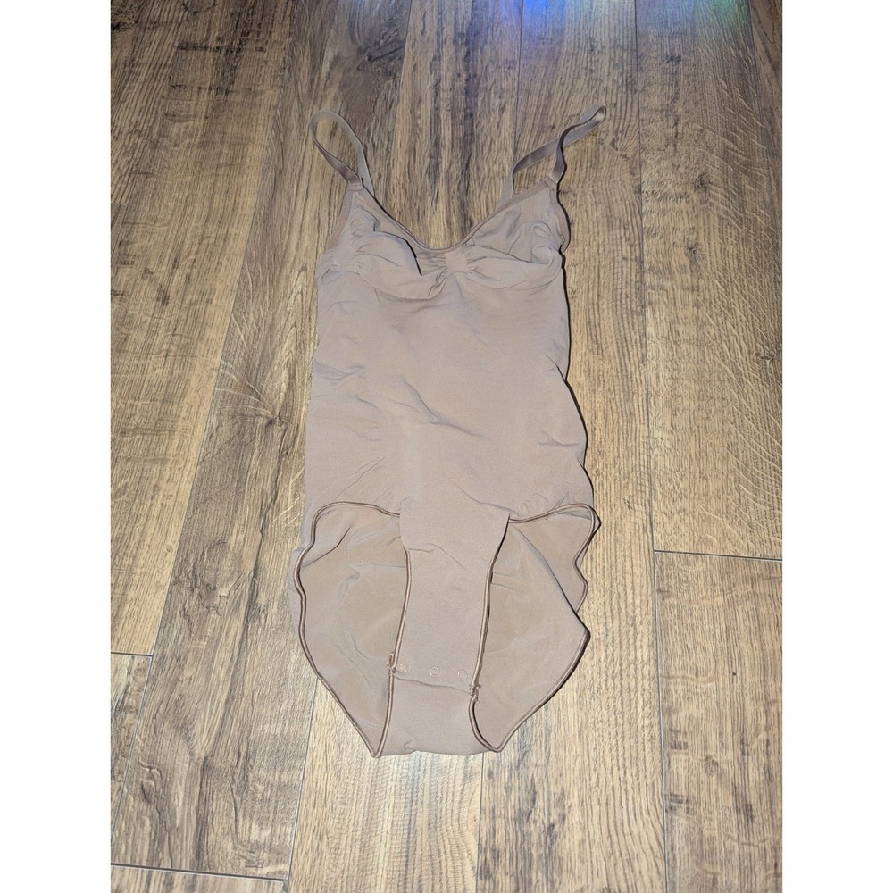 SKIMS Seamless Sculpt Brief Bodysuit With Snaps Size L LIGHT BROWN